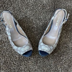 COACH
Ferry Signature Platform Wedge Sandal - Multicolor